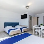 Aisza- Idealny Dla Rodzin, Dzieci Do 2 Lat Bezpl Sala I Plac Zabaw, Sauna, Jacuzzi ,bilard Accommodatie bij particulieren