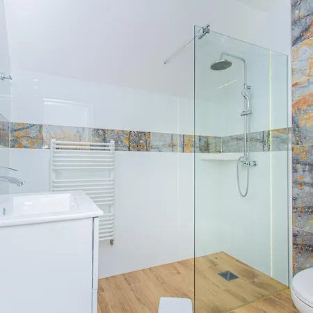 Aisza Jastrzębia Góra