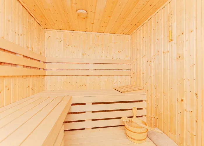 Willa Aisza- Idealny Dla Rodzin, Dzieci Do 2 Lat Bezpl Sala I Plac Zabaw, Sauna, Jacuzzi ,Bilard * Jastrzębia Góra