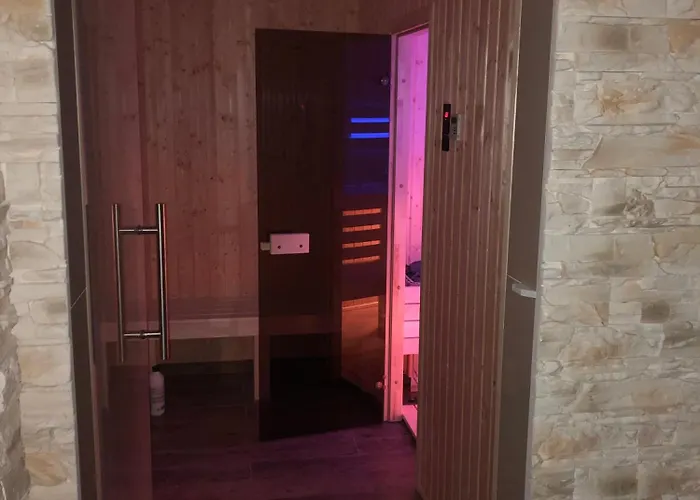 Willa Aisza- Idealny Dla Rodzin, Dzieci Do 2 Lat Bezpl Sala I Plac Zabaw, Sauna, Jacuzzi ,Bilard Habitación en casa particular *