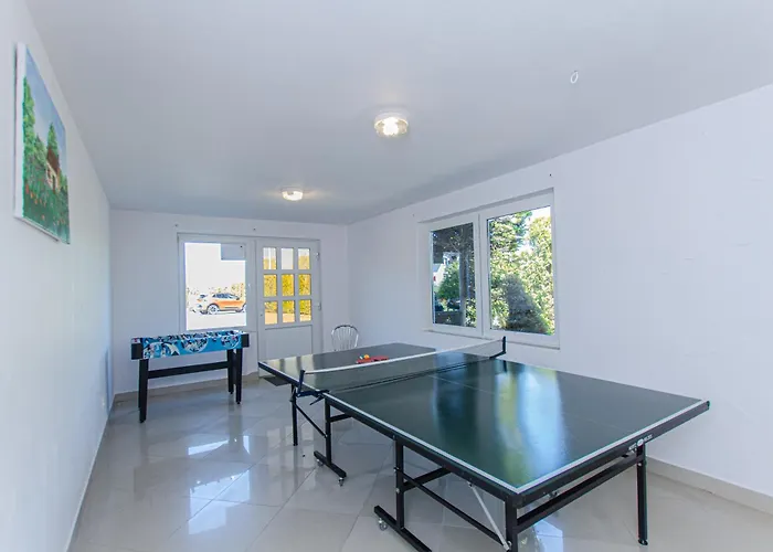 Willa Aisza- Idealny Dla Rodzin, Dzieci Do 2 Lat Bezpl Sala I Plac Zabaw, Sauna, Jacuzzi ,Bilard Habitación en casa particular Jastrzębia Góra