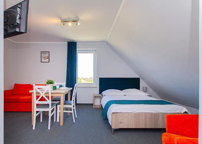 Habitación en casa particular Willa Aisza- Idealny Dla Rodzin, Dzieci Do 2 Lat Bezpl Sala I Plac Zabaw, Sauna, Jacuzzi ,Bilard Jastrzębia Góra