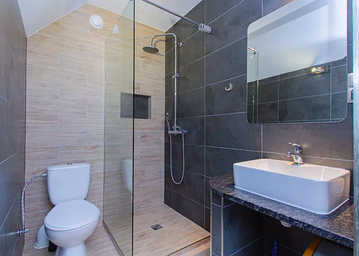 Willa Aisza- Idealny Dla Rodzin, Dzieci Do 2 Lat Bezpl Sala I Plac Zabaw, Sauna, Jacuzzi ,Bilard Habitación en casa particular